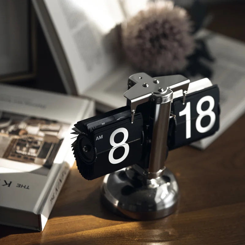 Retro Minimalist Flip Clock Stainless Steel Flip Internal Gear Quartz Clock Black/White Home Small Desktop Clock Digital Bedroom